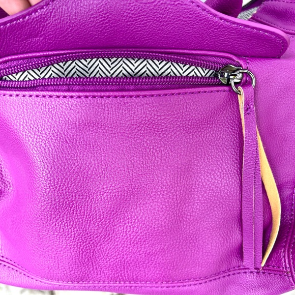 FINAL PRICE: Steve Madden Fuchsia Purple Crossbody Bag - Picture 2 of 9